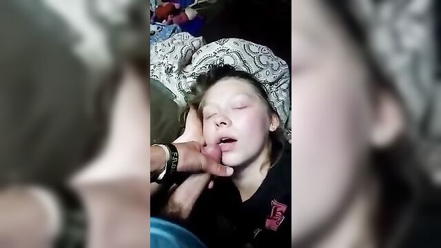 Pranking my sleeping Sister and Cumshot - 4 image